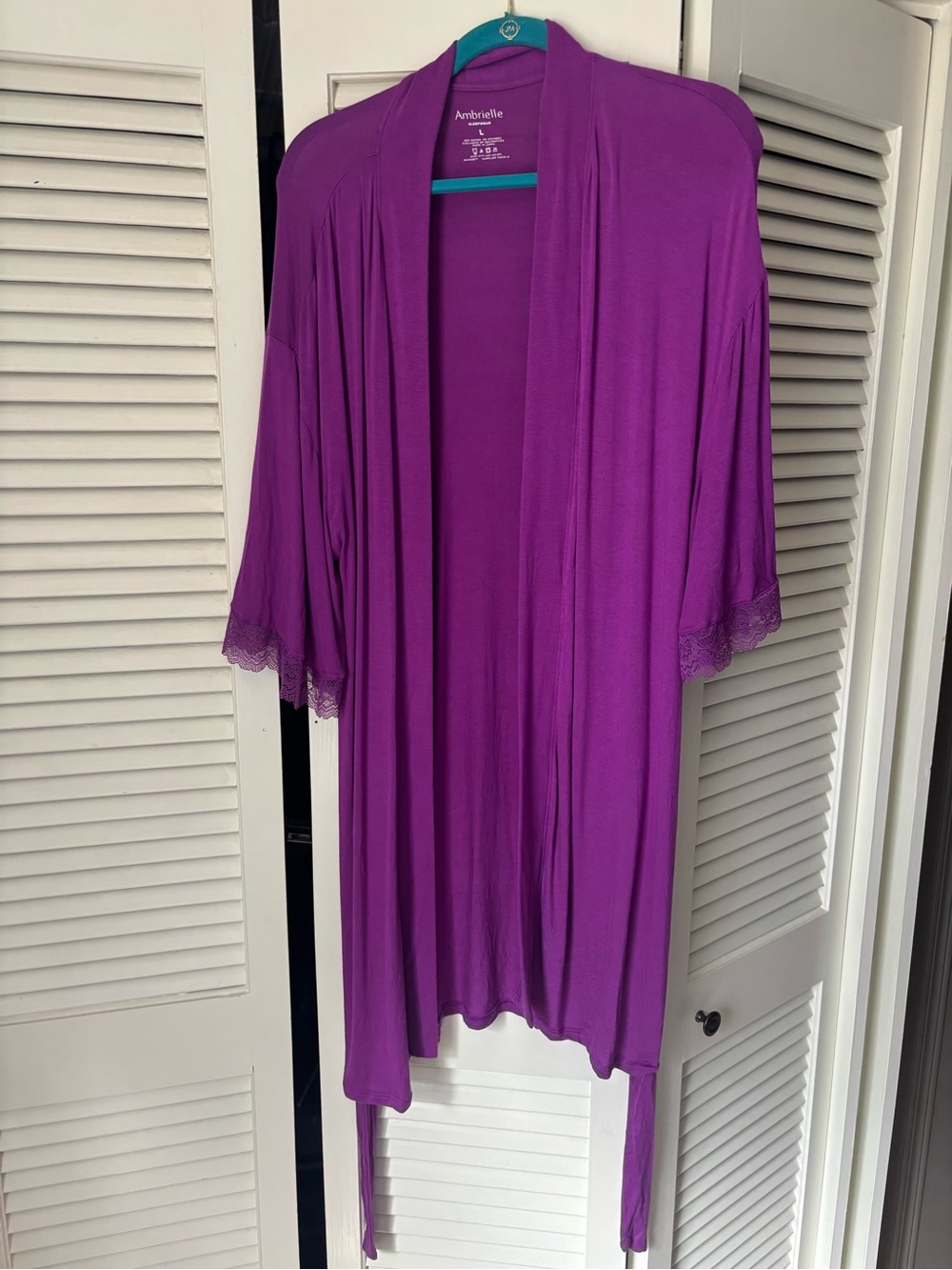 Ambrielle Purple Lace-Trim Robe
